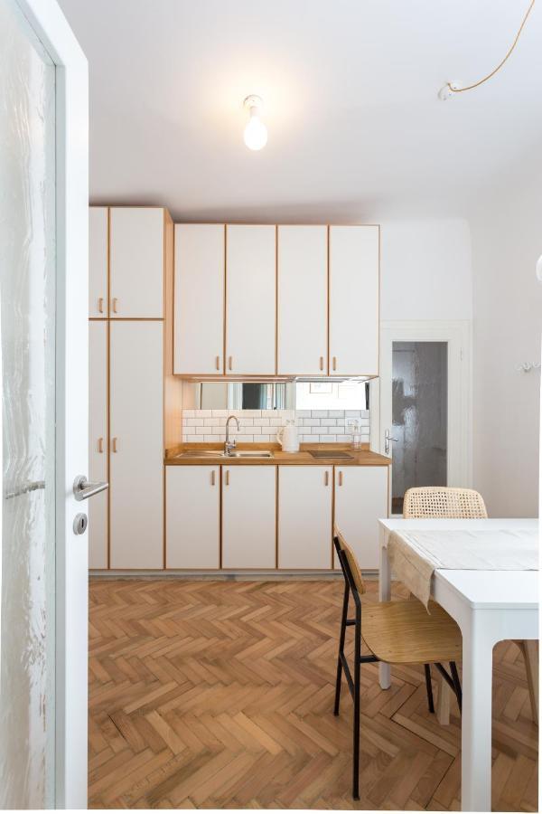 Karinatura Ljubljana Exterior photo